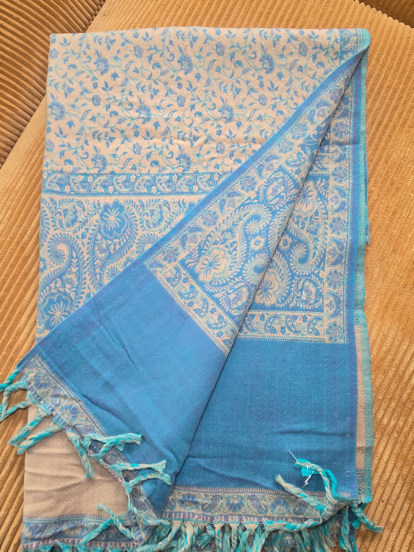 Blue Sky Yak Wool Shawl – Handwoven Tibetan Wrap