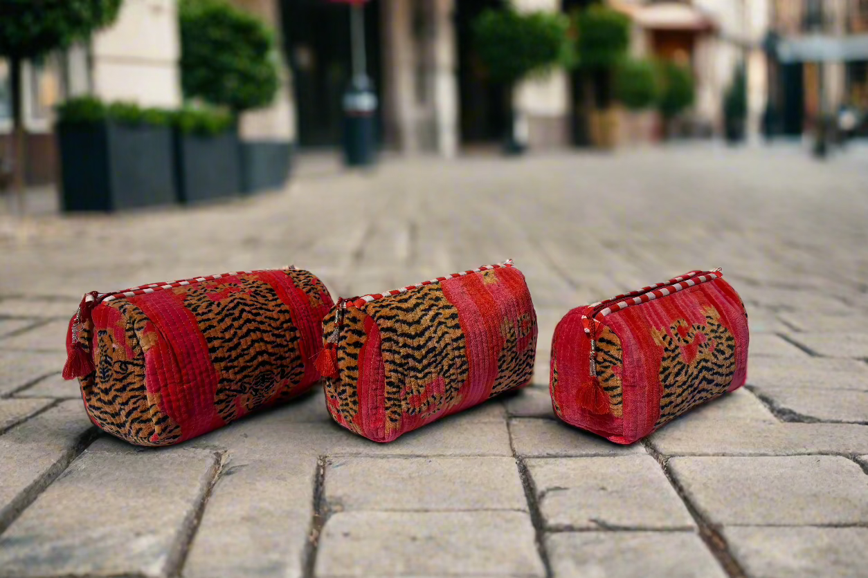 Fun Tiger Velvet 3 Piece Travel Set