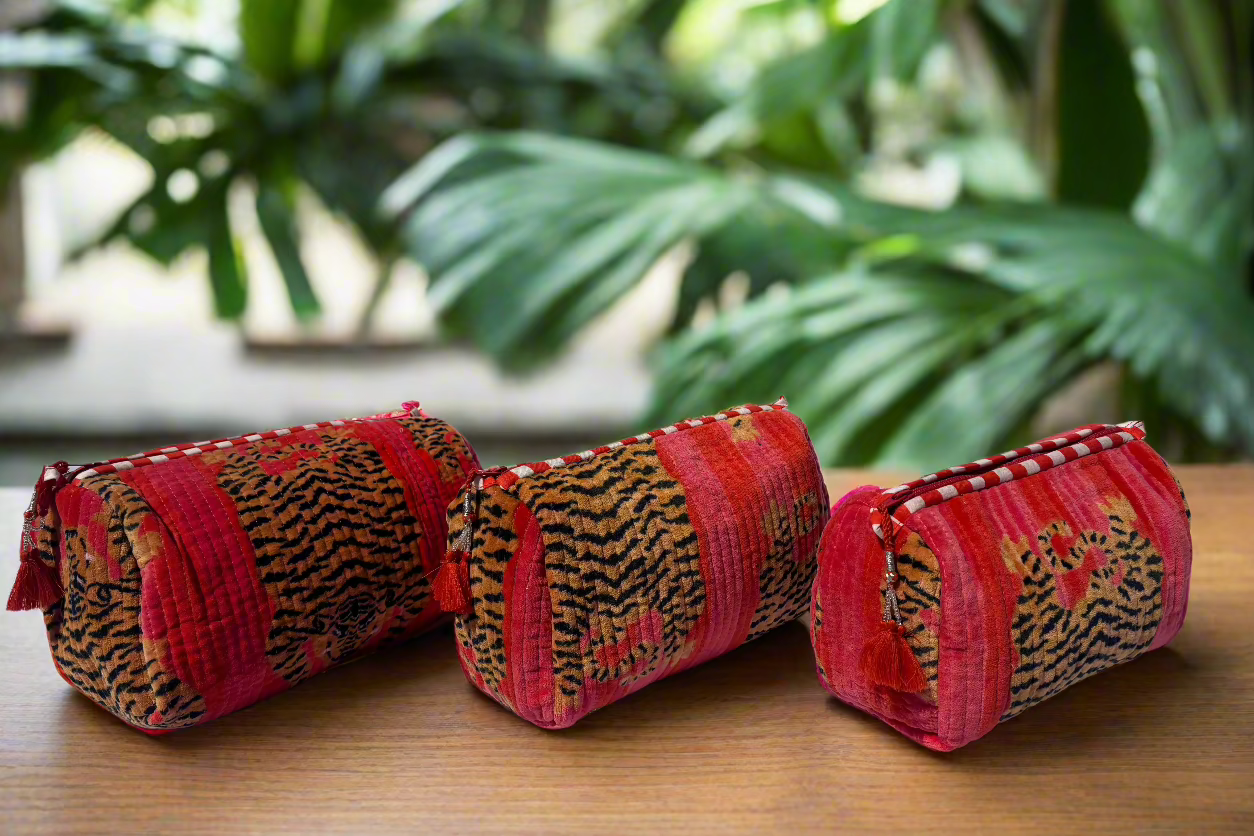Fun Tiger Velvet 3 Piece Travel Set
