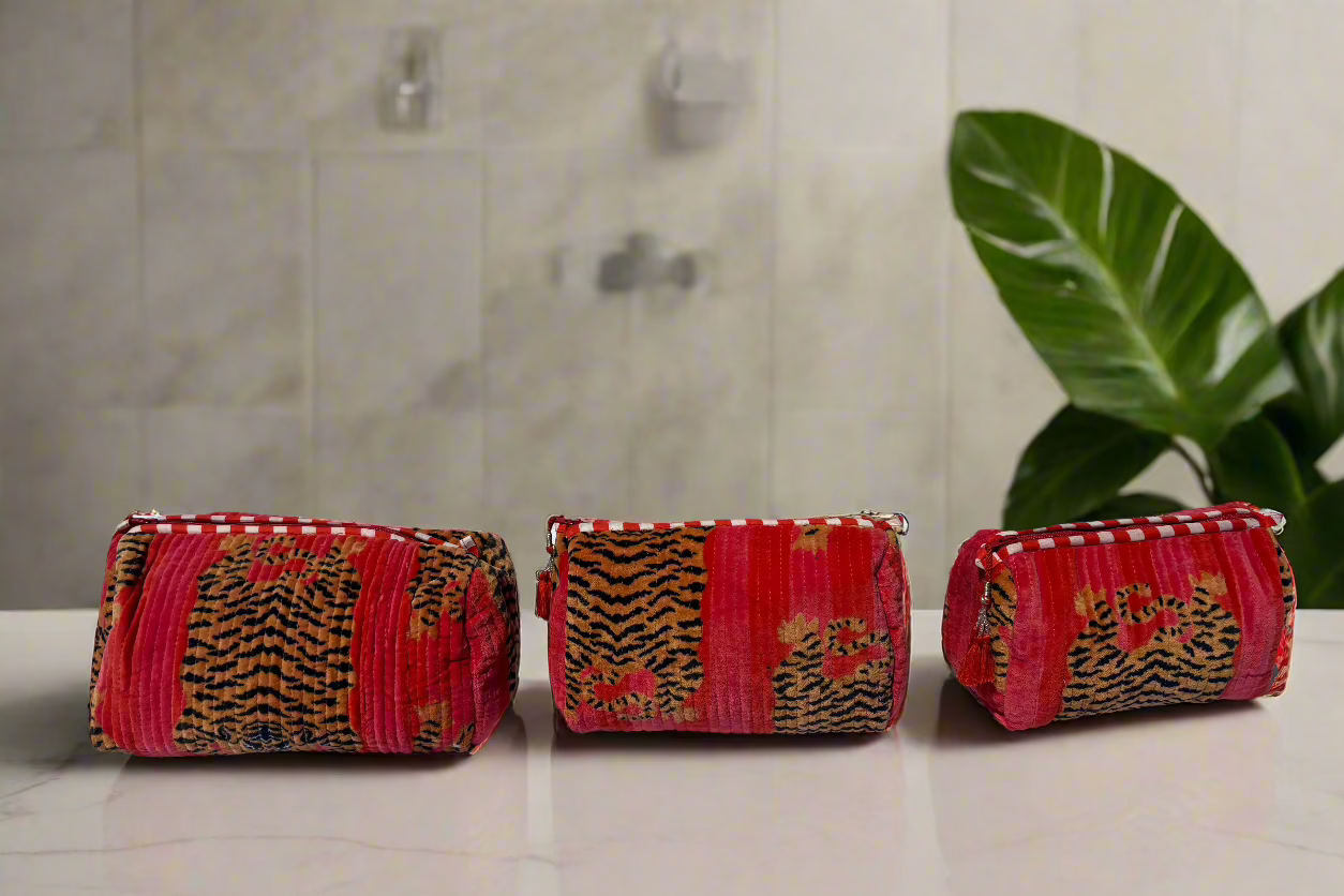 Fun Tiger Velvet 3 Piece Travel Set