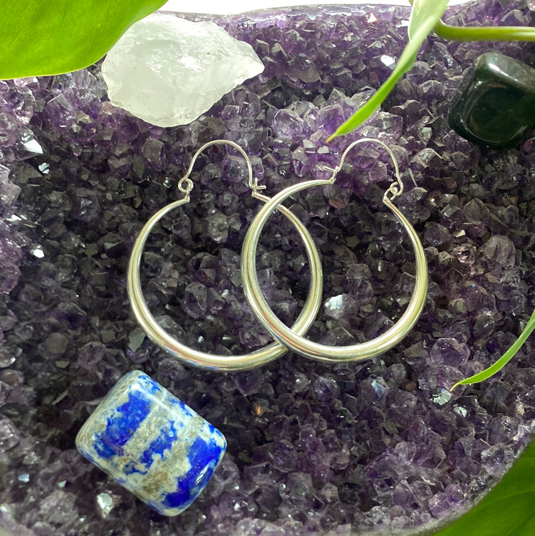 Silver Sleek Hoop Earrings – Timeless Elegance