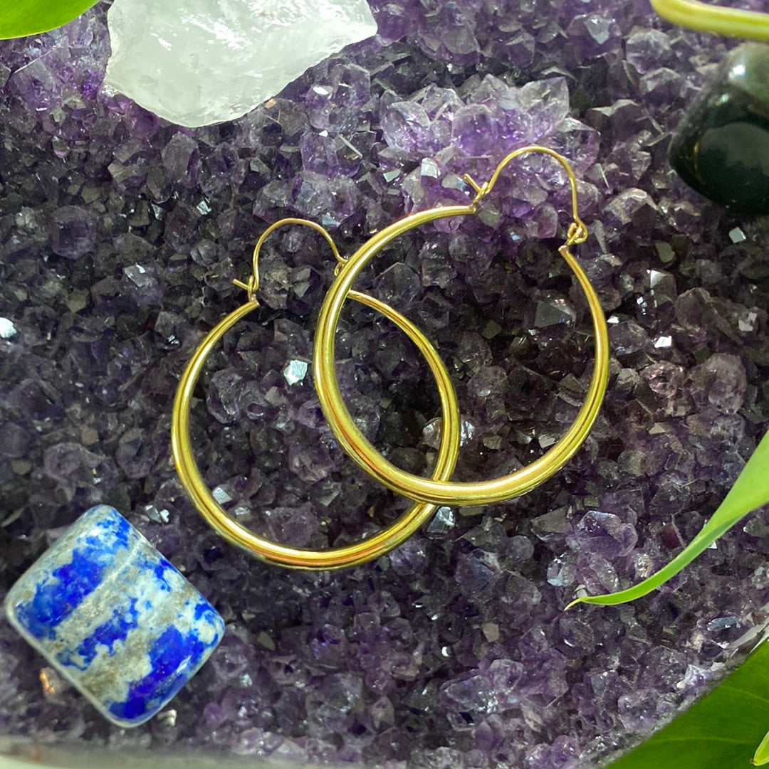 Golden Aura Hoop Earrings – Timeless Elegance