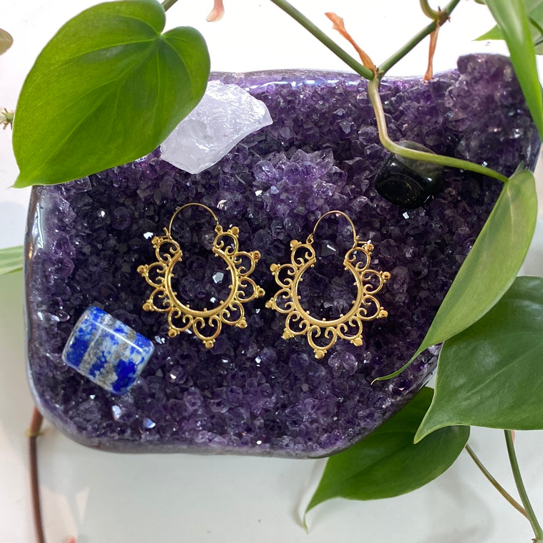 Victorian Elegance Filigree Earrings – Regal & Refined