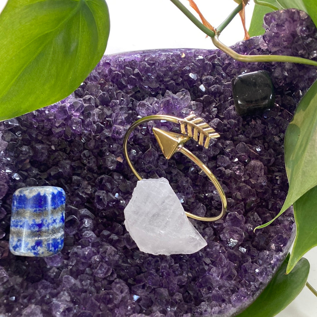 Artisan Arrowhead & Fletching Brass Bracelet – Adjustable and Bold