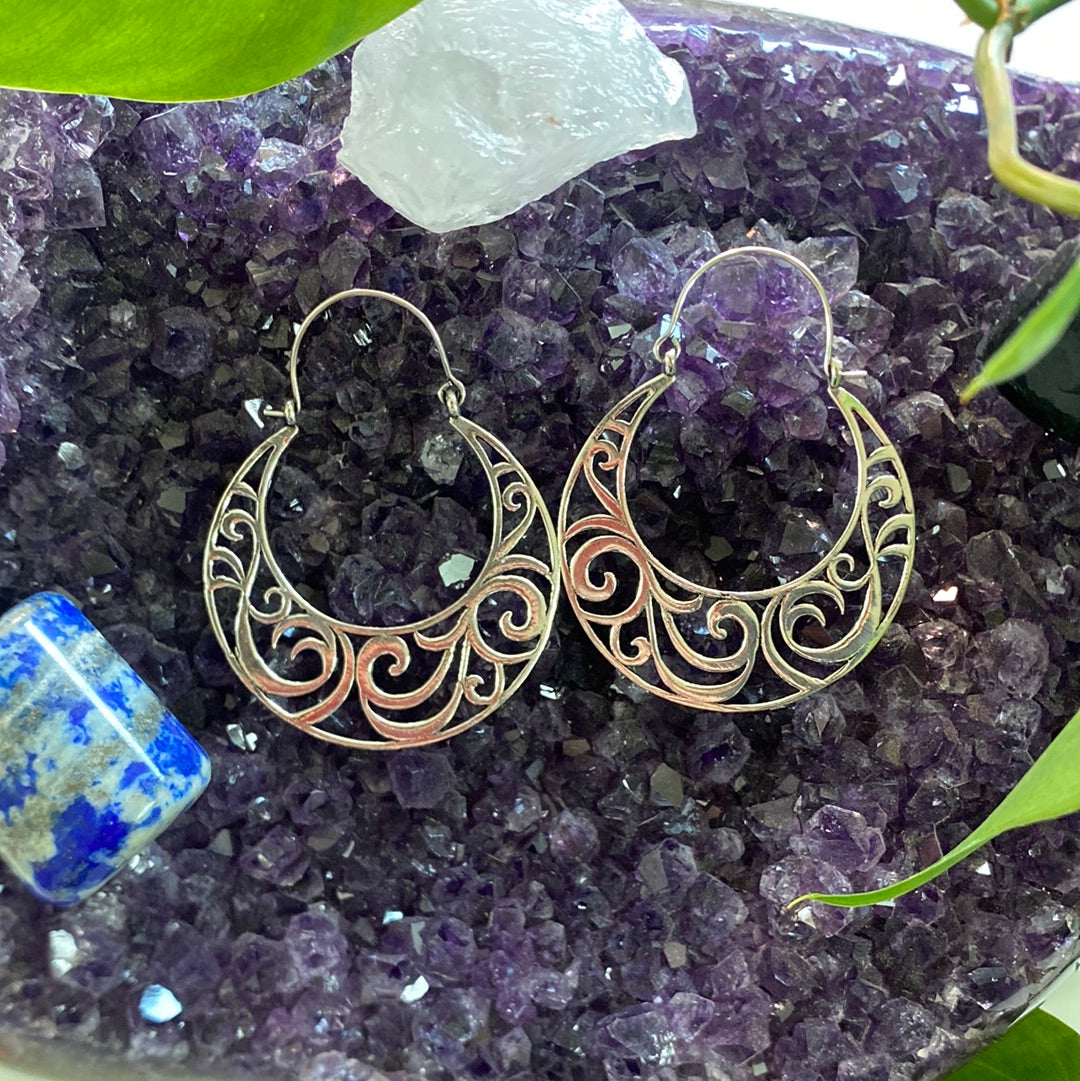Celestial Swirl Crescent Moon Earrings – Mystical & Captivating