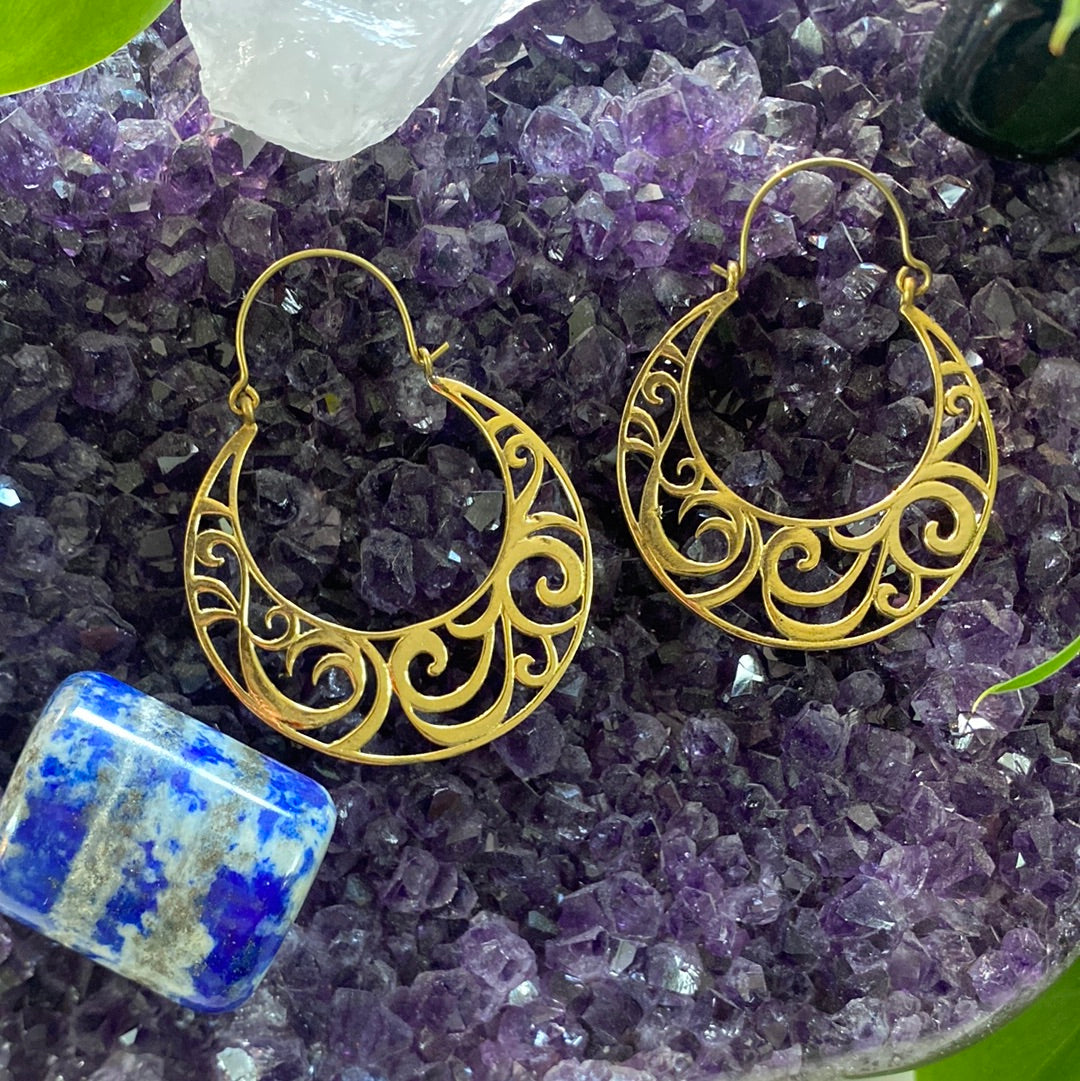 Golden Swirl Filigree Earrings – Intricate and Elegant