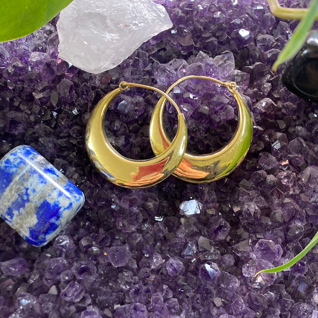 Bold Brass Hoop Earrings – Modern Chunky Design
