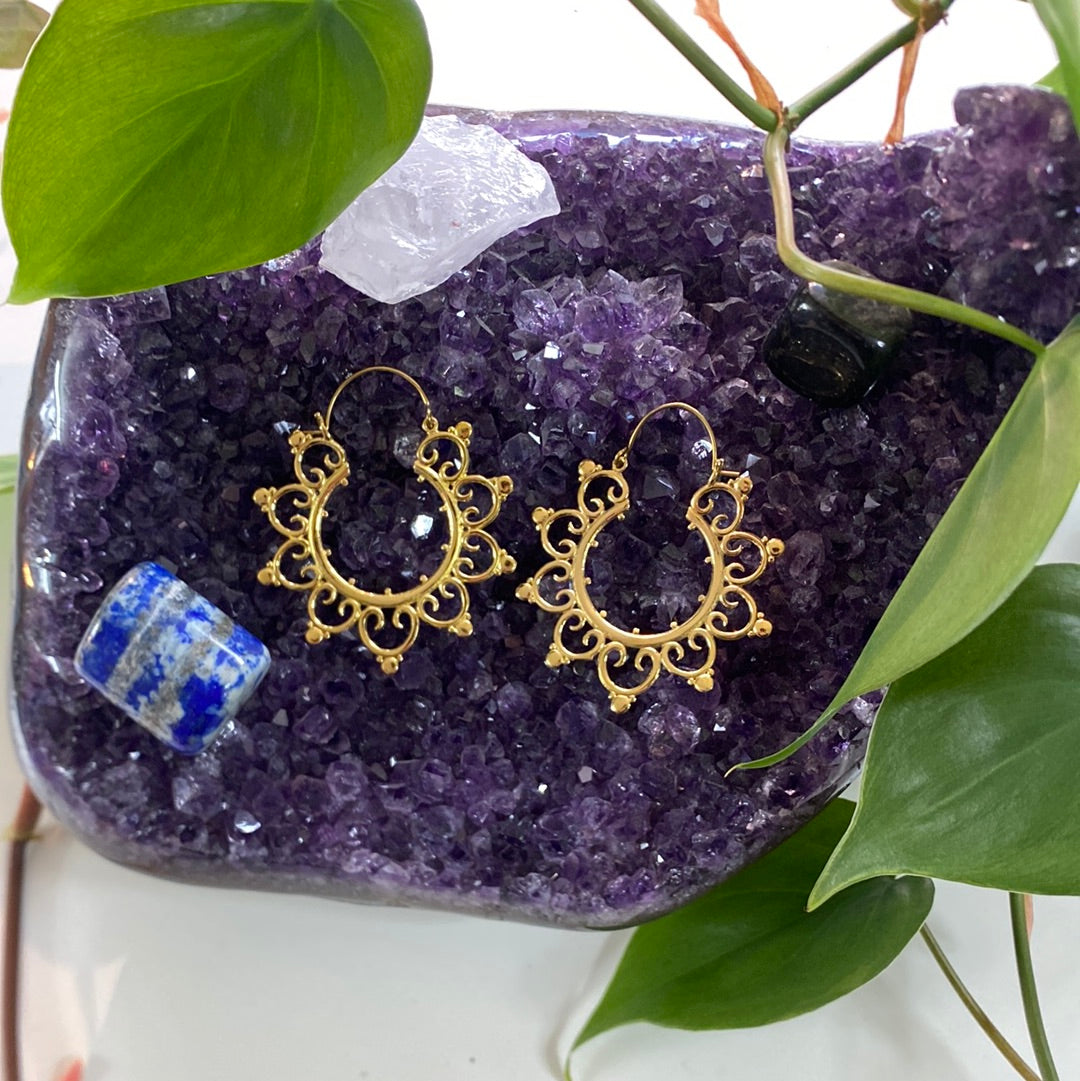 Victorian Elegance Filigree Earrings – Regal & Refined