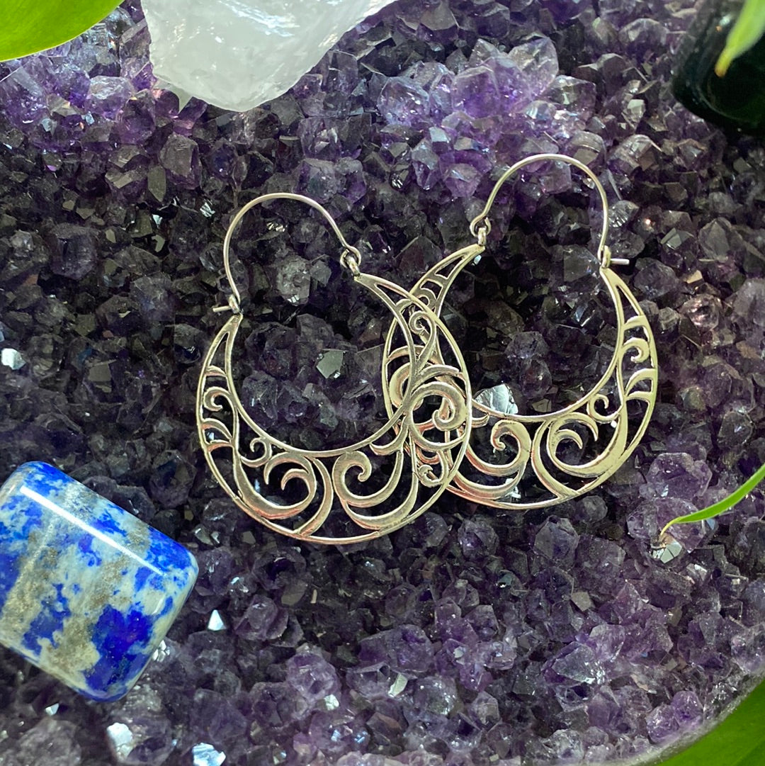Celestial Swirl Crescent Moon Earrings – Mystical & Captivating