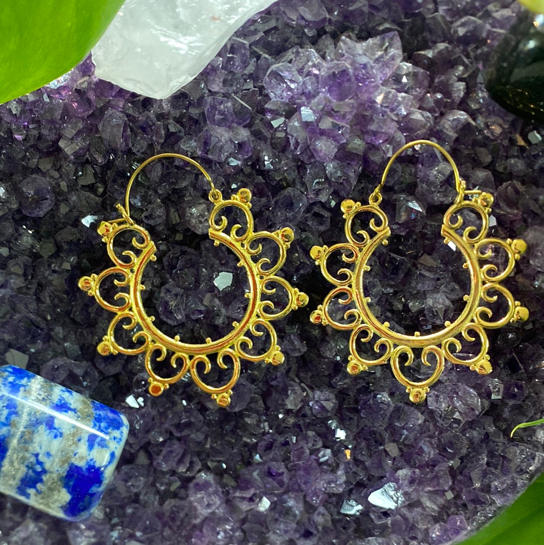 Victorian Elegance Filigree Earrings – Regal & Refined
