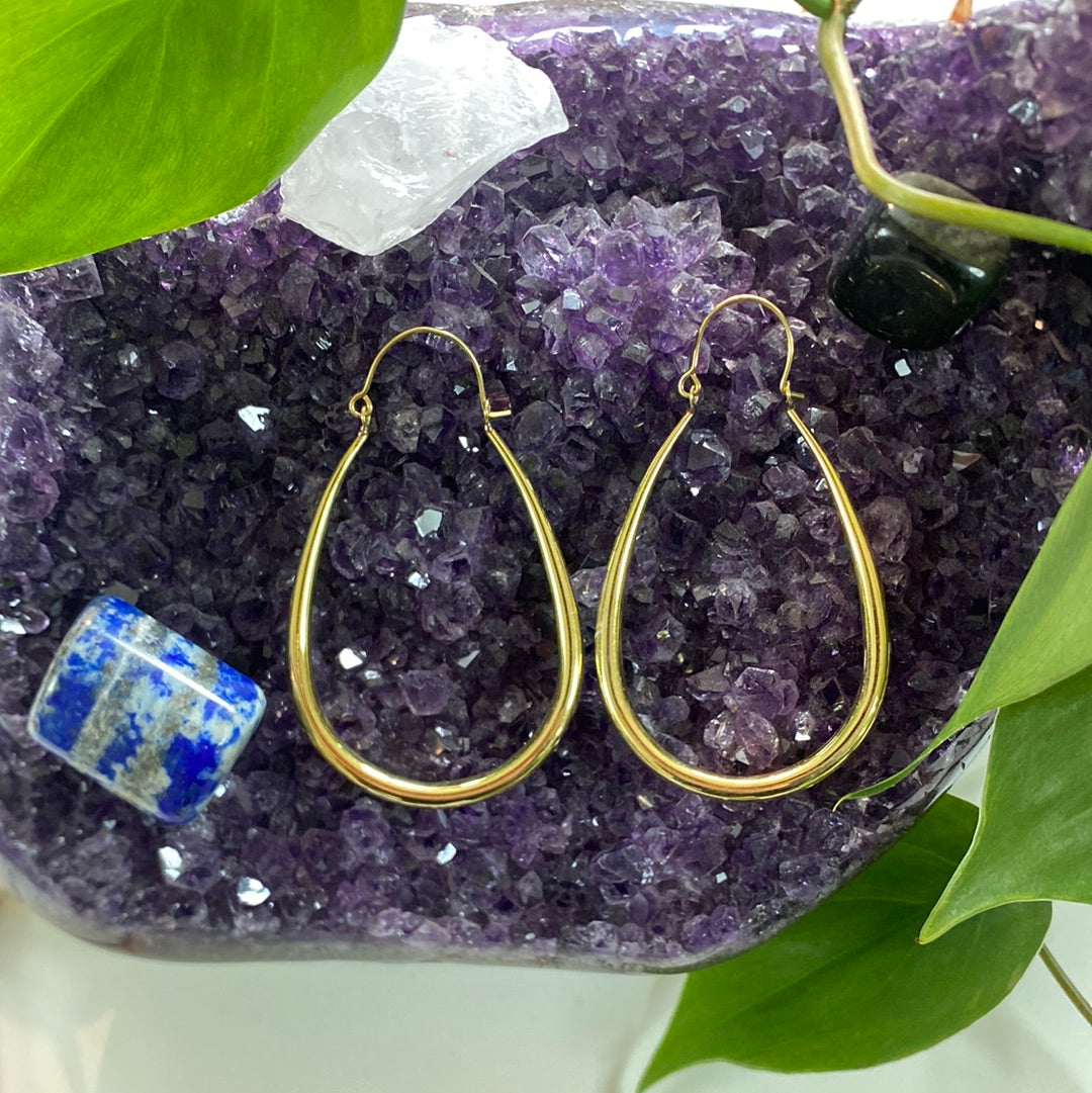 Elegant Teardrop Hoop Earrings – Sleek & Contemporary