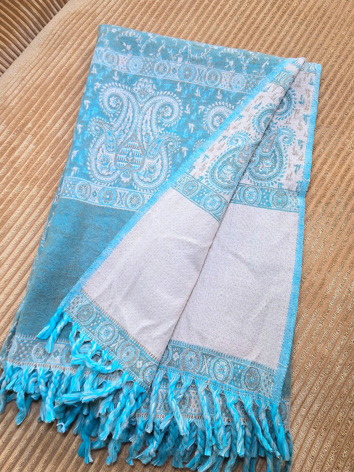 Green & Teal handwoven yak wool shawl wrap, border detail