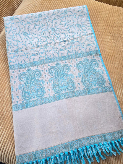Green & Teal handwoven yak wool shawl wrap, corner