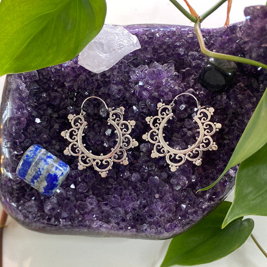 Romantic Filigree Heart Hoop Earrings – Intricate & Charming