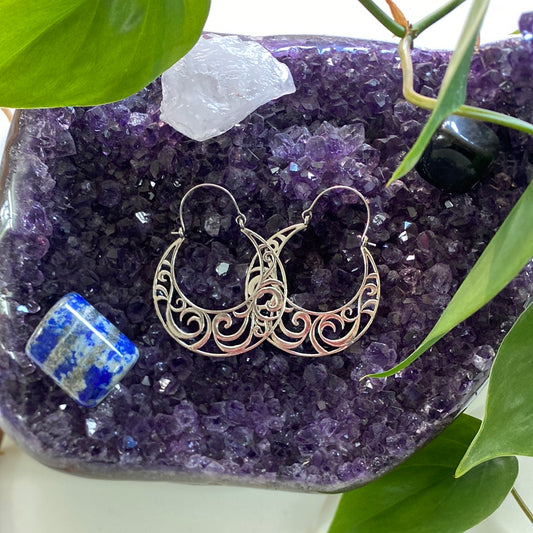 Celestial Swirl Crescent Moon Earrings – Mystical & Captivating