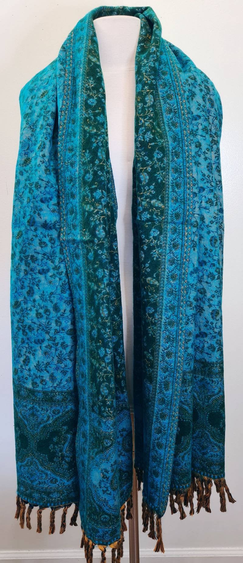 Yak Wool Shawl, Chunky Scarf, Throw Blanket, Paisley & Floral prints r –  Tibet Tree of Life